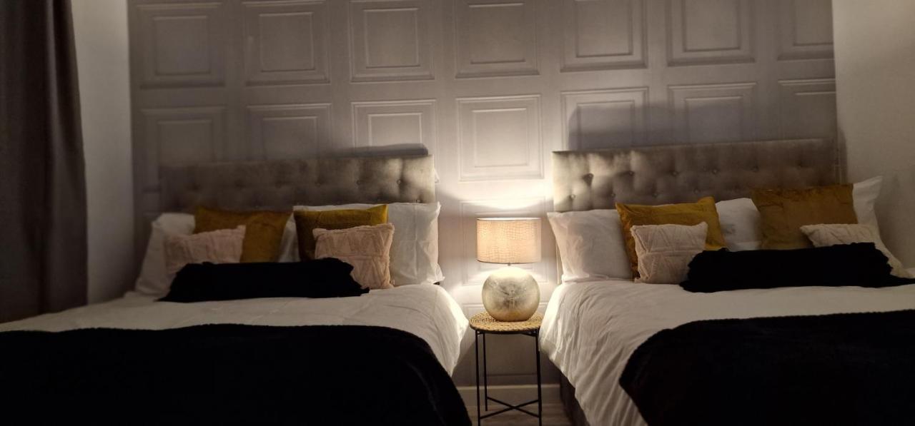 Shm Stays Leicester. Newly Renovated!! 15 Min Drive From City Centre, University. 9 Min Drive To Leicester City Stadium, 5 Min Drive To M1 & M69. 2 Min Walk To Bus Stop. Eksteriør billede