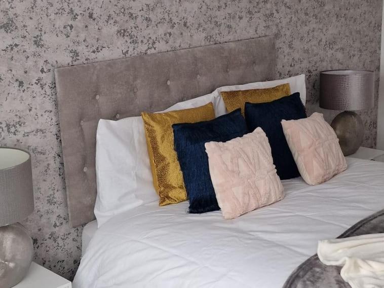 Shm Stays Leicester. Newly Renovated!! 15 Min Drive From City Centre, University. 9 Min Drive To Leicester City Stadium, 5 Min Drive To M1 & M69. 2 Min Walk To Bus Stop. Eksteriør billede