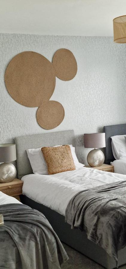 Shm Stays Leicester. Newly Renovated!! 15 Min Drive From City Centre, University. 9 Min Drive To Leicester City Stadium, 5 Min Drive To M1 & M69. 2 Min Walk To Bus Stop. Eksteriør billede
