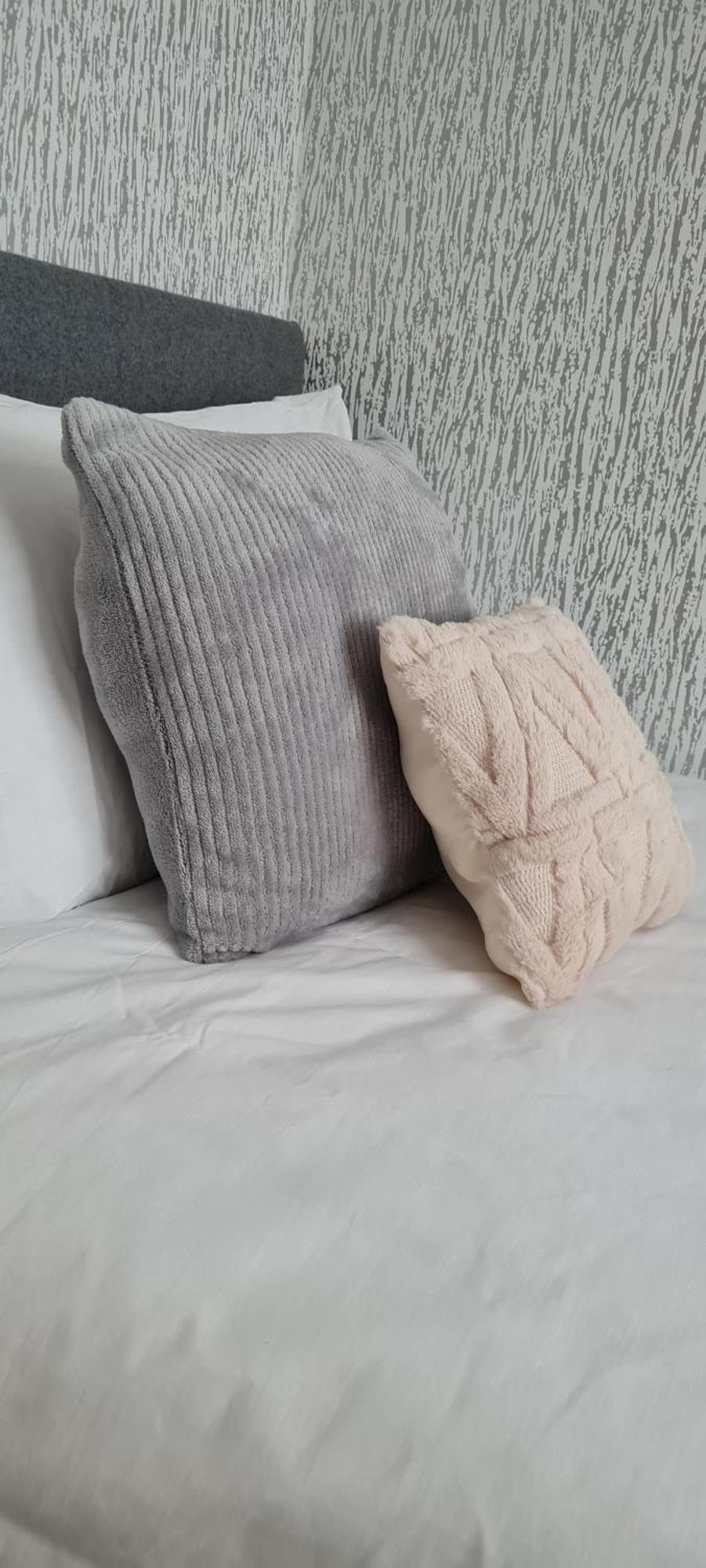 Shm Stays Leicester. Newly Renovated!! 15 Min Drive From City Centre, University. 9 Min Drive To Leicester City Stadium, 5 Min Drive To M1 & M69. 2 Min Walk To Bus Stop. Eksteriør billede