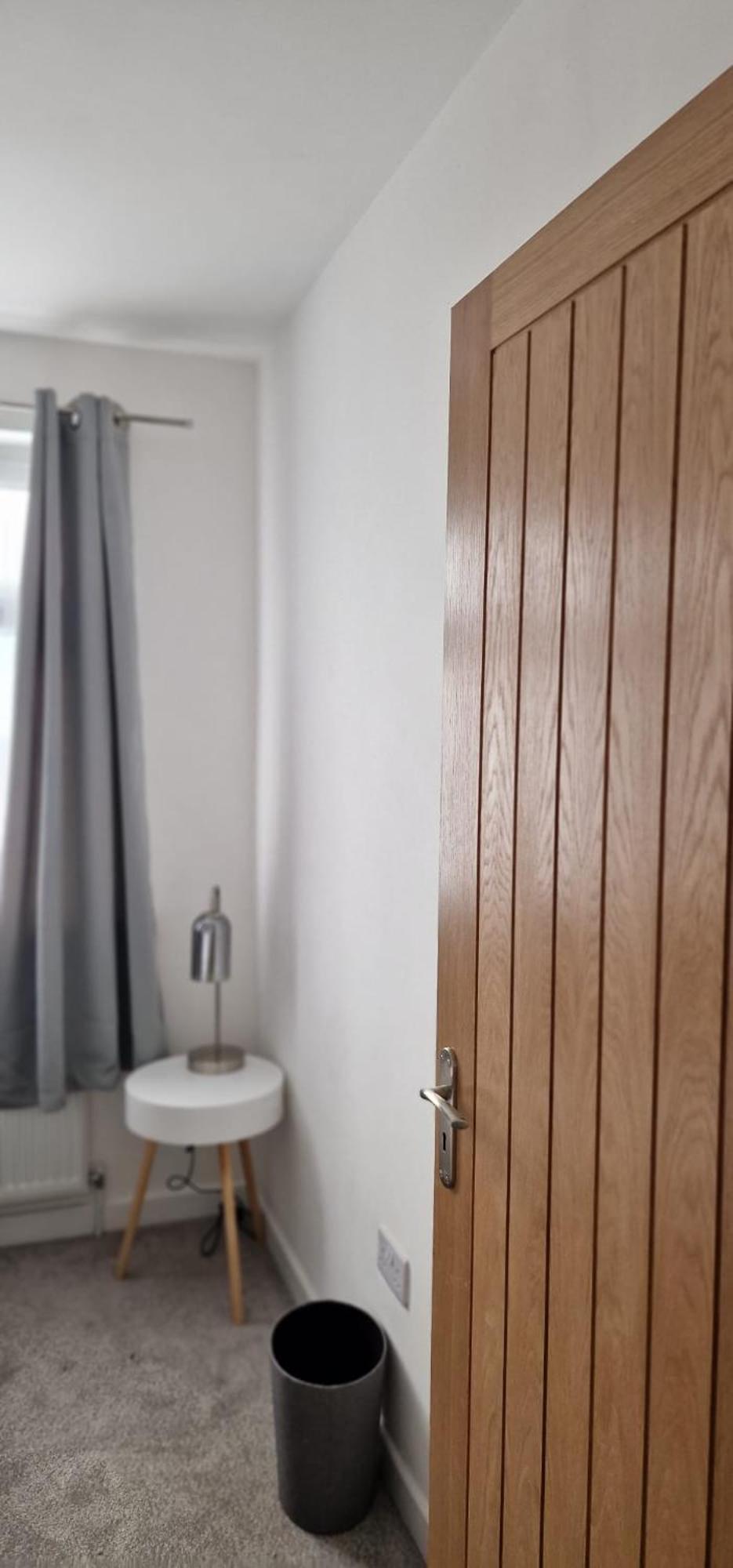Shm Stays Leicester. Newly Renovated!! 15 Min Drive From City Centre, University. 9 Min Drive To Leicester City Stadium, 5 Min Drive To M1 & M69. 2 Min Walk To Bus Stop. Eksteriør billede